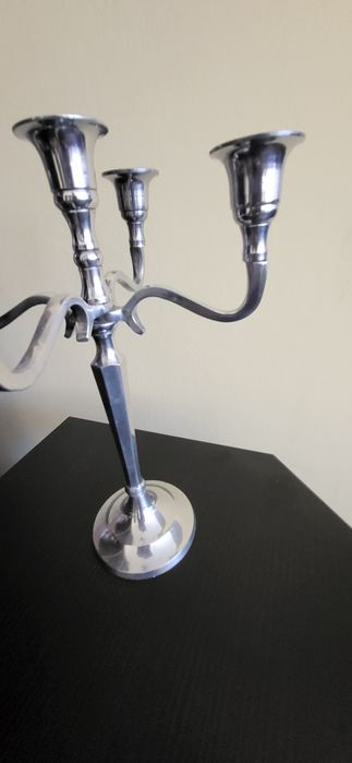 Vând candelabru metalic