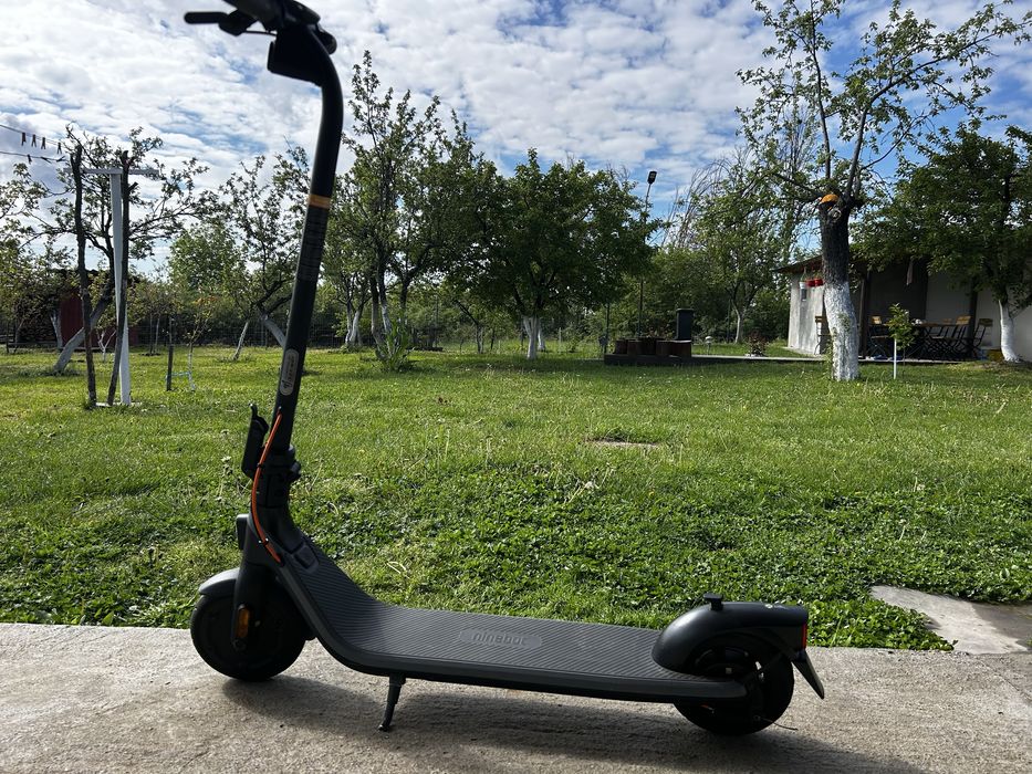 Trotinetă electrică ninebot E2 plus