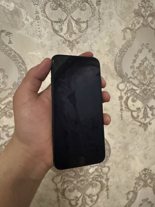 Iphone 7 76%yomkst 32gb atpichatka hamma joyi ishkaydi aybi yoq