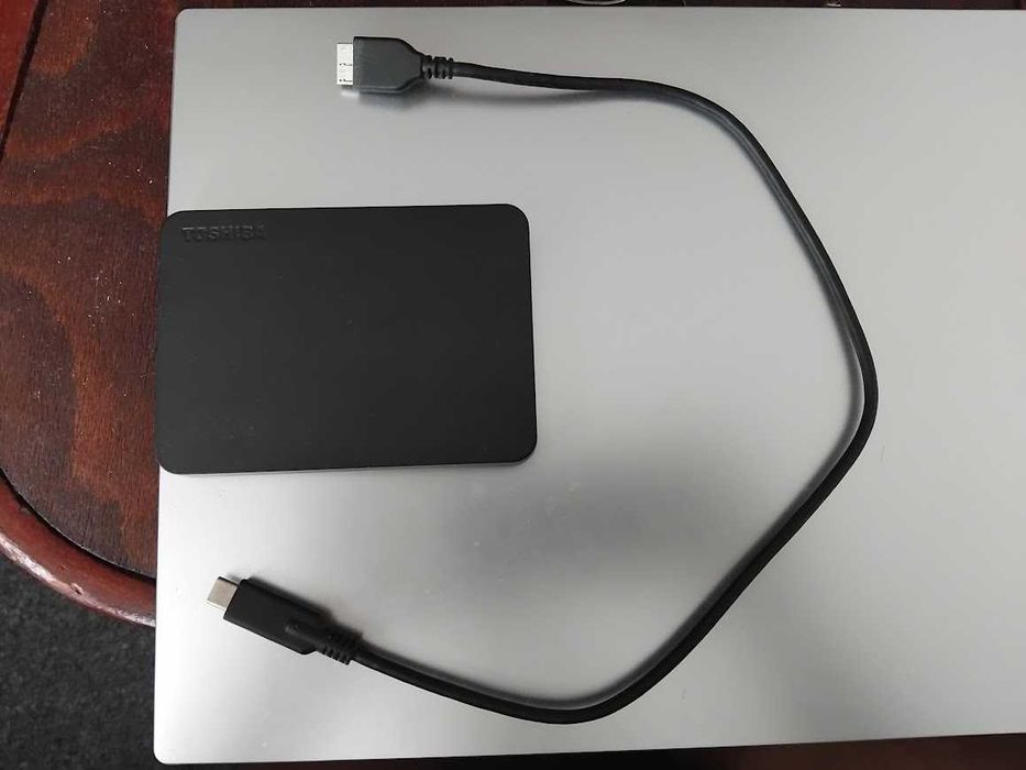1TB SSD TOSHIBA външен хард диск