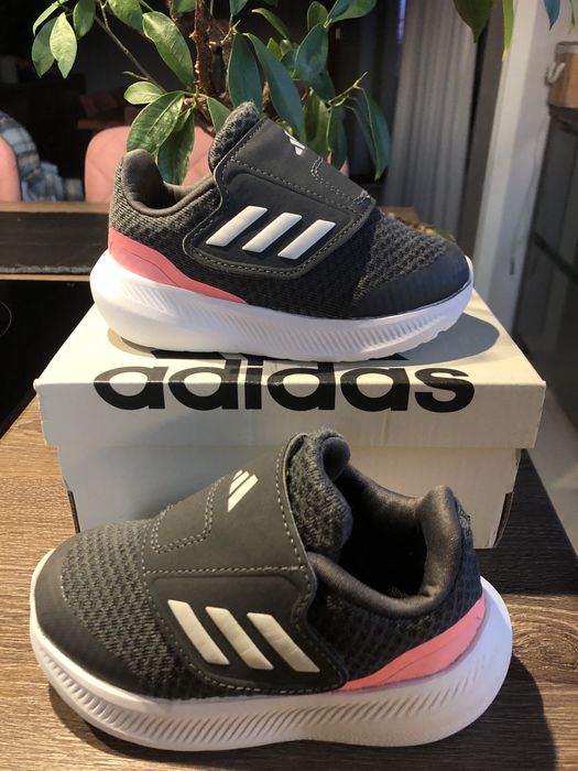 Papuci Adidas cu scai runfalcone 3.0 gri cu roz mărimea 23