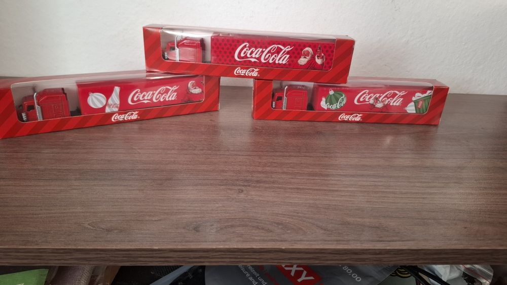 Колекционерски Coca-Cola коледни камиончета – нови, комплект
