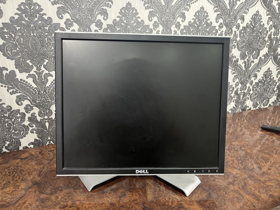 Монитор 19" Dell 1908FP (в рабочем состоянии)