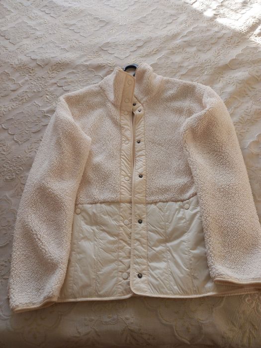 Куртка белая современная