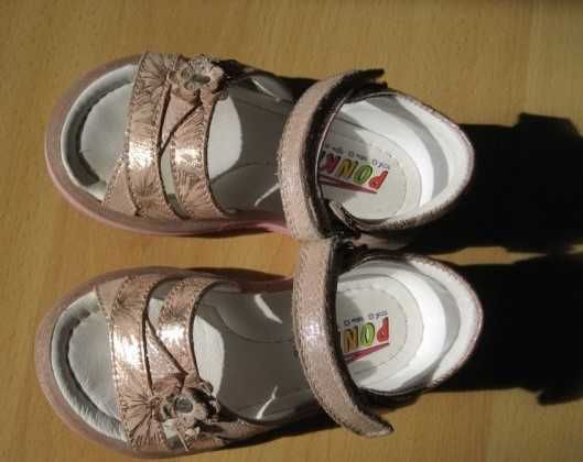 пантофи за дома или градина , сандалки