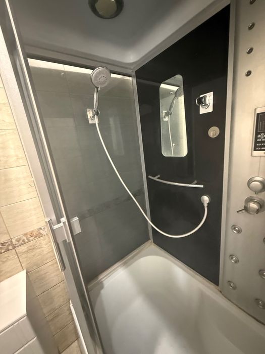 Душевая кабина большая