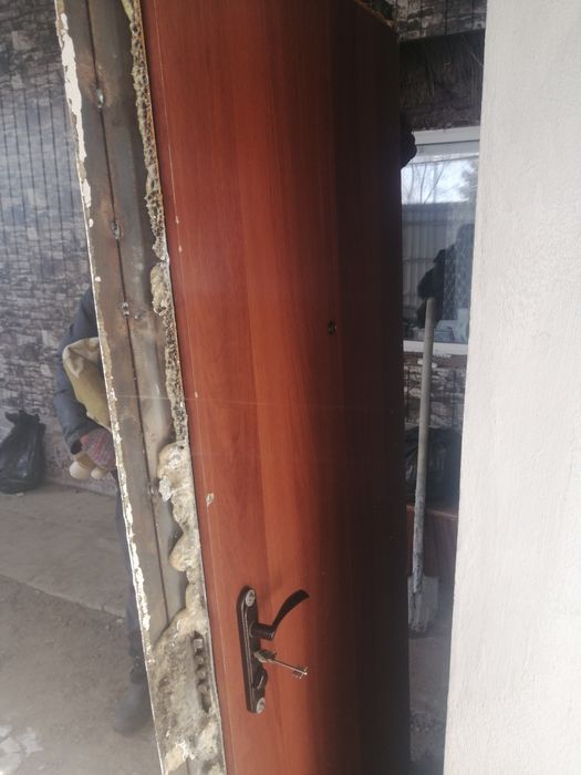 Продам дверь входную