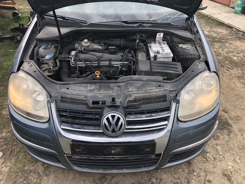 Plansa de bord Vw Jetta Golf 5 kit airbag pasager sofer volan cu airbag centuri stanga dreapta Motor 1.9 tdi BKC CUTIE MANUALA 5+1 GQQ 2.0 bmm kdn