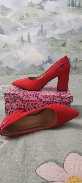 Продаю туфли вечерние