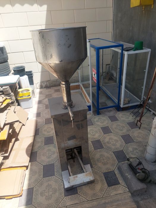 Дозатор поршневой