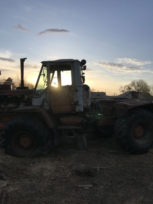 трактор т150 колёсный