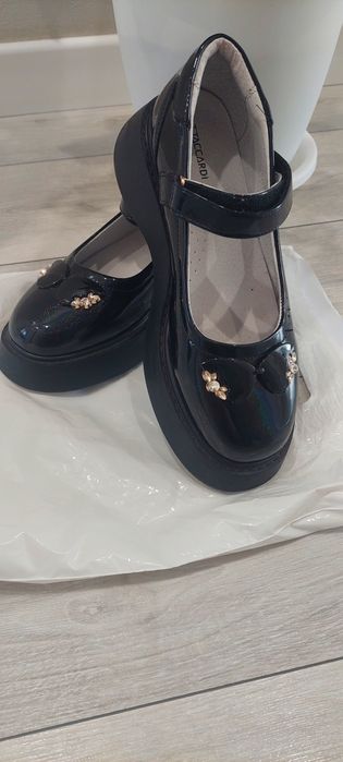 Школьные туфли  для девочек