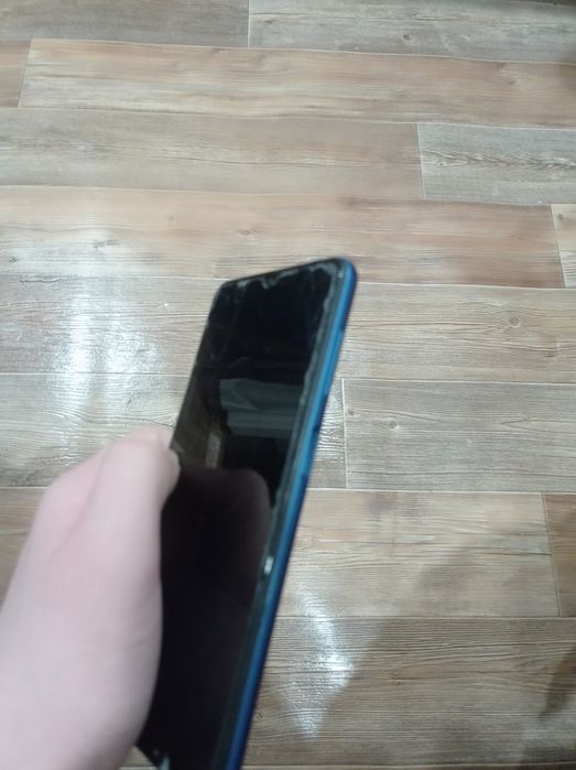 Продам сломанный телефон Samsung galaxy a12