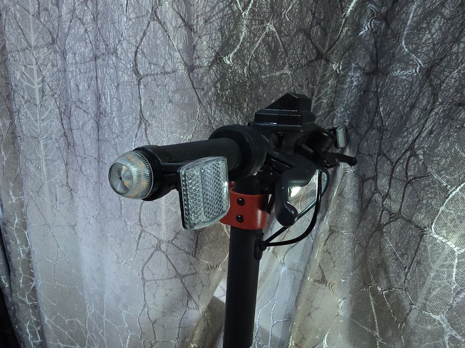 Продам электросамокат Tribe Maya