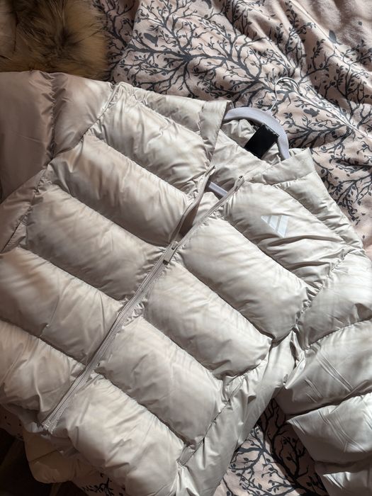 Adidas яке чисто ново