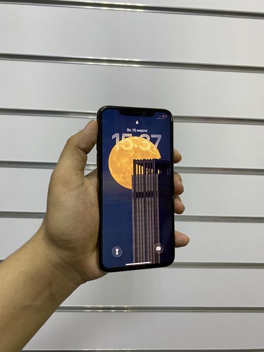 Продам iPhone 11 Pro Max 256 ГБ