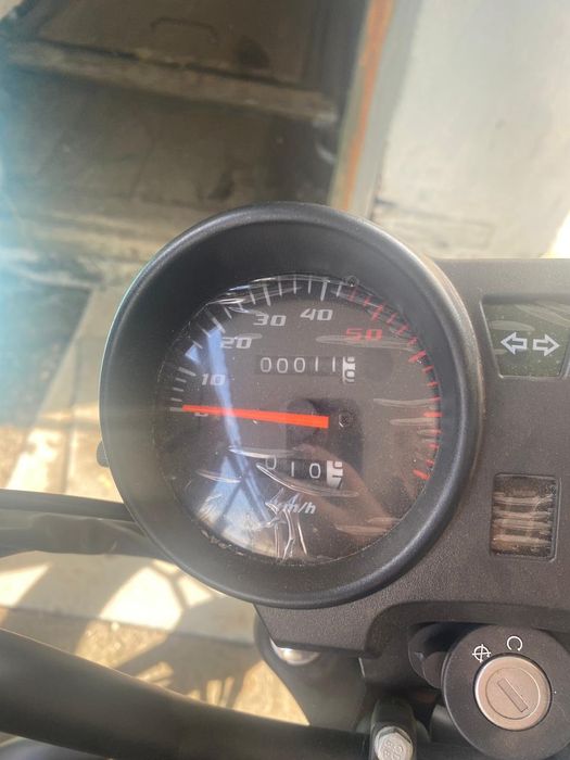 Мотоцикл YAQI , модель SL50
Черный цвет,