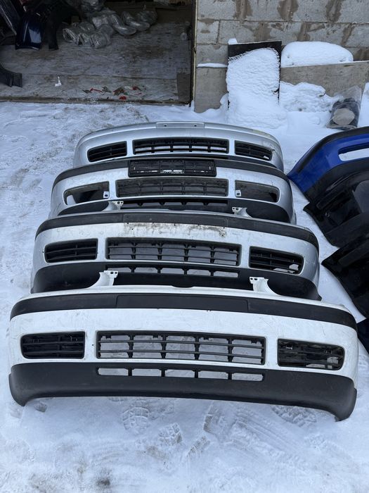 Передние бампера на Volkswagen Golf 4