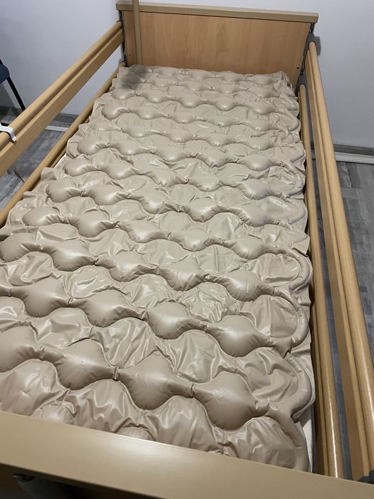 De vanzare pat electric pentru persoane cu dezabilitati