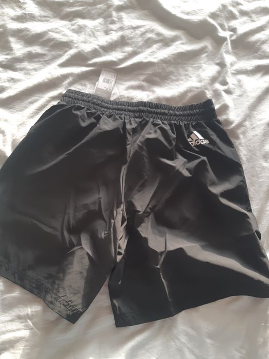 НОВИ оригинални! Къси панталони Adidas