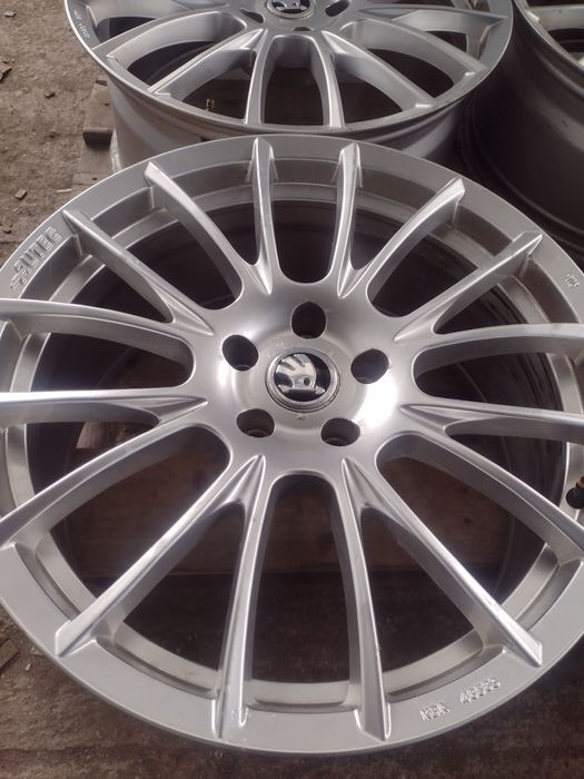 AUTEC 19-5x112 ET35 8.5j Шкода Октавия VRS