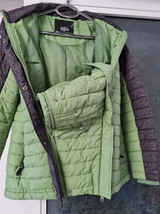 Vând geaca gravida cu insertie bebe