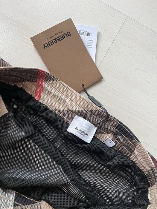 Burberry къси гащи ( бански)