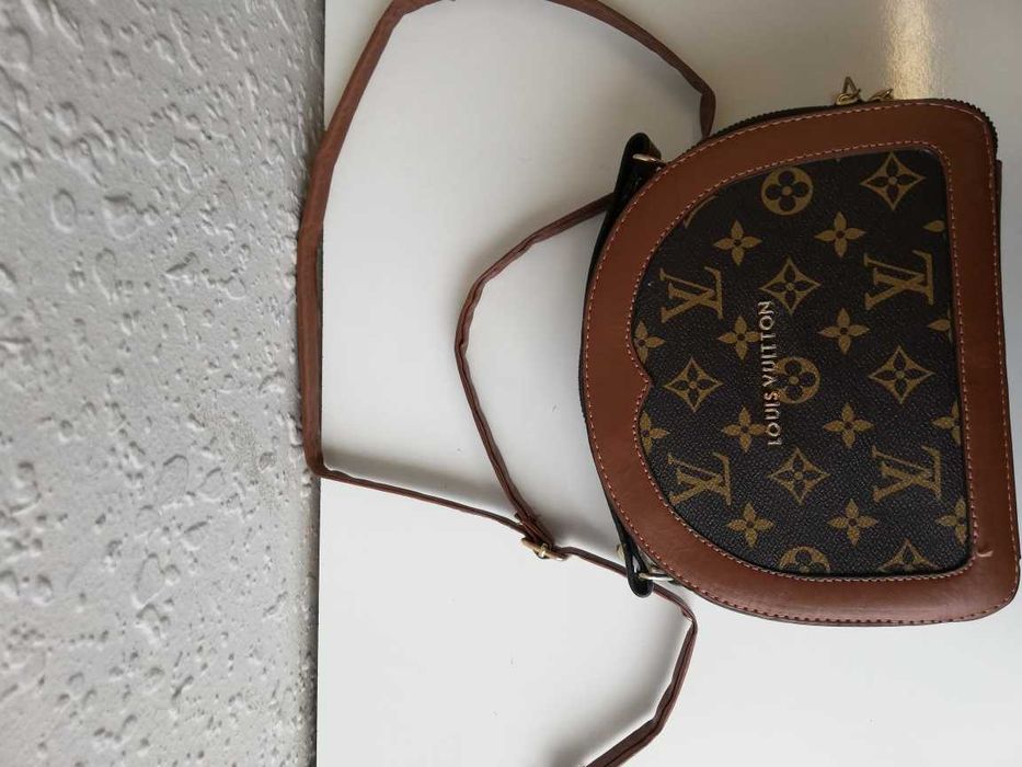 Малка дамска чанта с два джоба