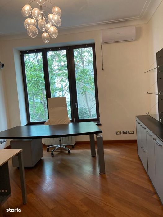 Calea Victoriei, apartament de 5 camere. Ideal birou.