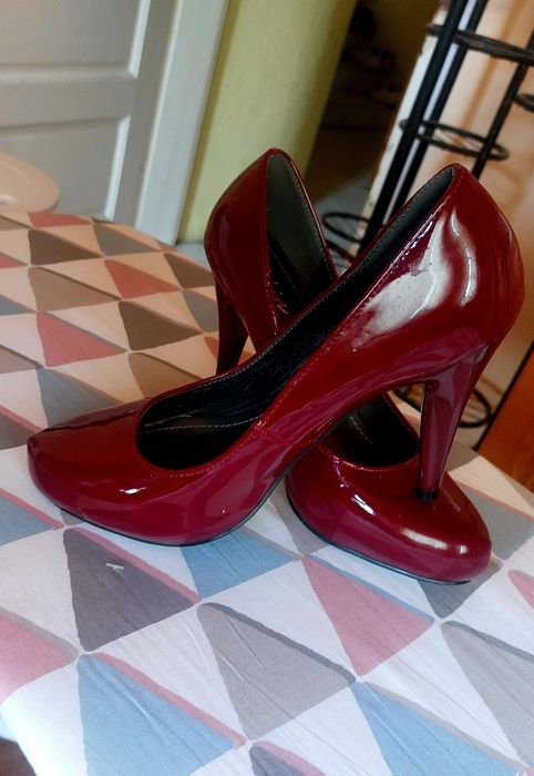 Обувки 37 номер с висок ток