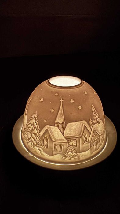 Разкошен чаен свещник–Фин порцелан!