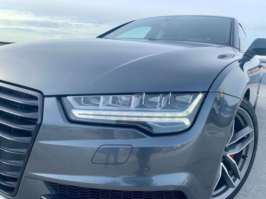 Sticlă cu ramă pentru far dreapta audi A7 (2014 - -2018)