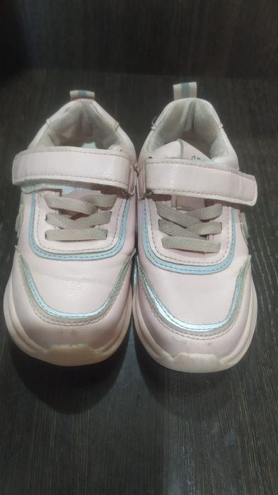 Кроссовки на девочку