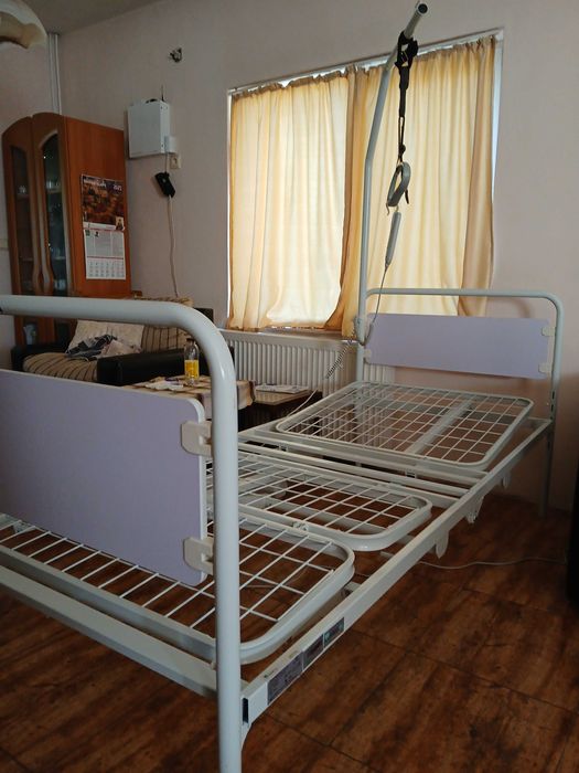 Електрическо болнично легло