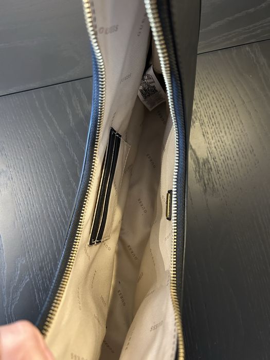 Кожена чанта GUESS