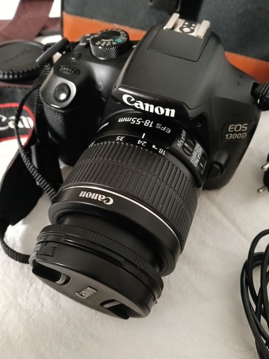 Aparat foto Canon 1300D