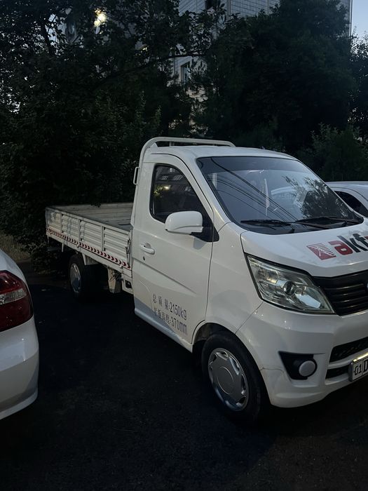 Prodayotsa avtomashina Changan