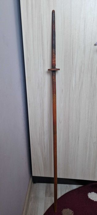 Антикварна хурка,вретена и железни шишове за плетене