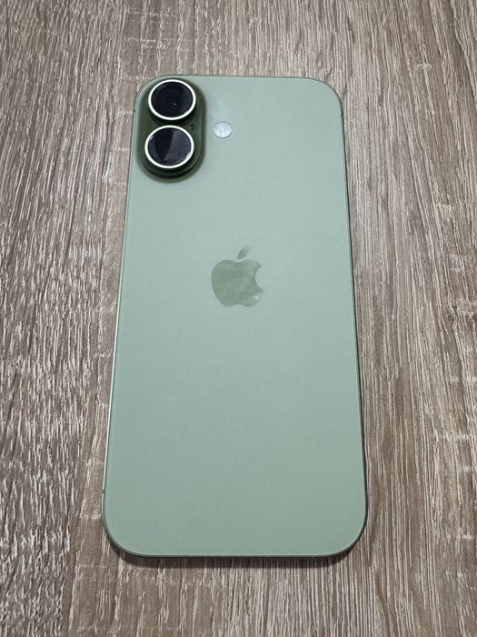 iPhone 17 – 256 GB – Sage - stare impecabilă
