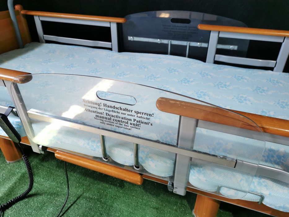Електрическо болнично легло