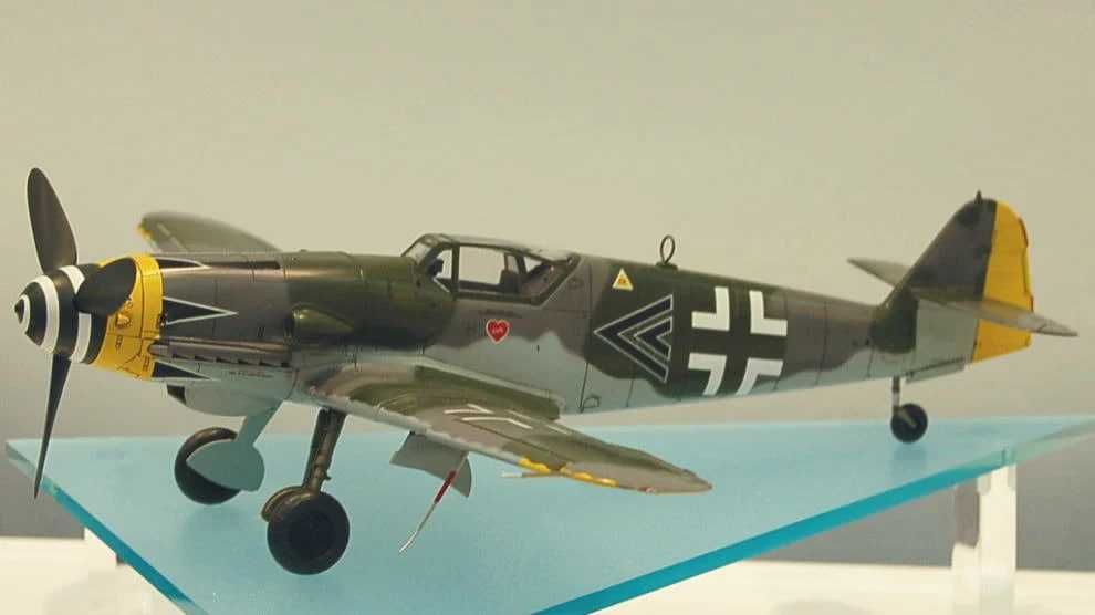 Сборная модель самолета Мессершмитт Bf 109 K-4 (Heller 1:72)