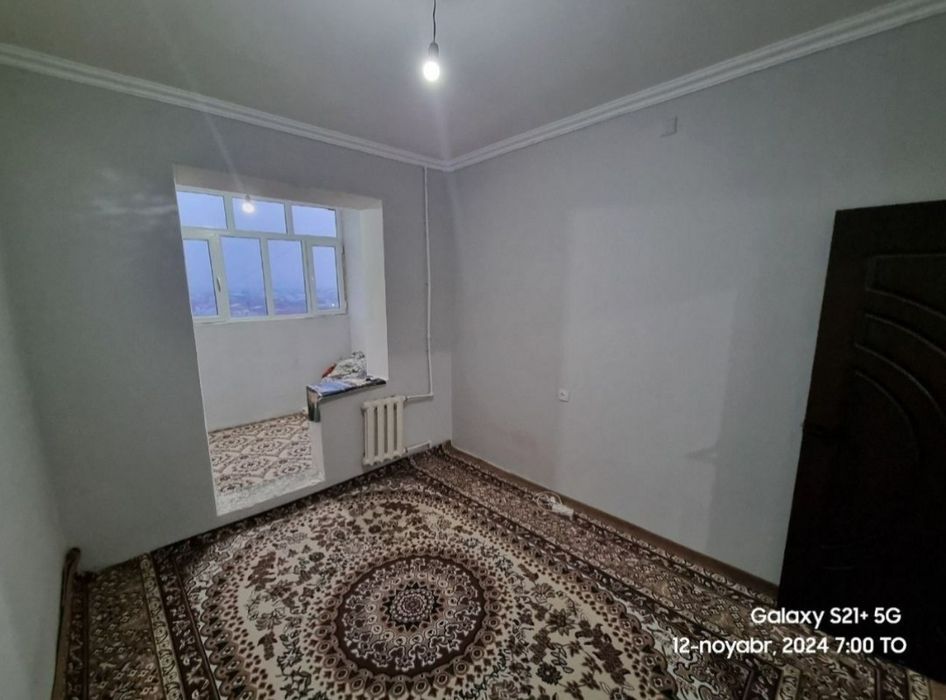 4 xonali kvartira sotiladi