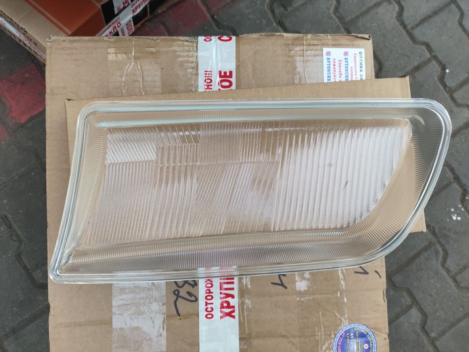 Стекло Мазда пчичка