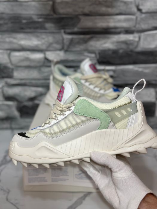 Adidasi Off-white Odsy 1000