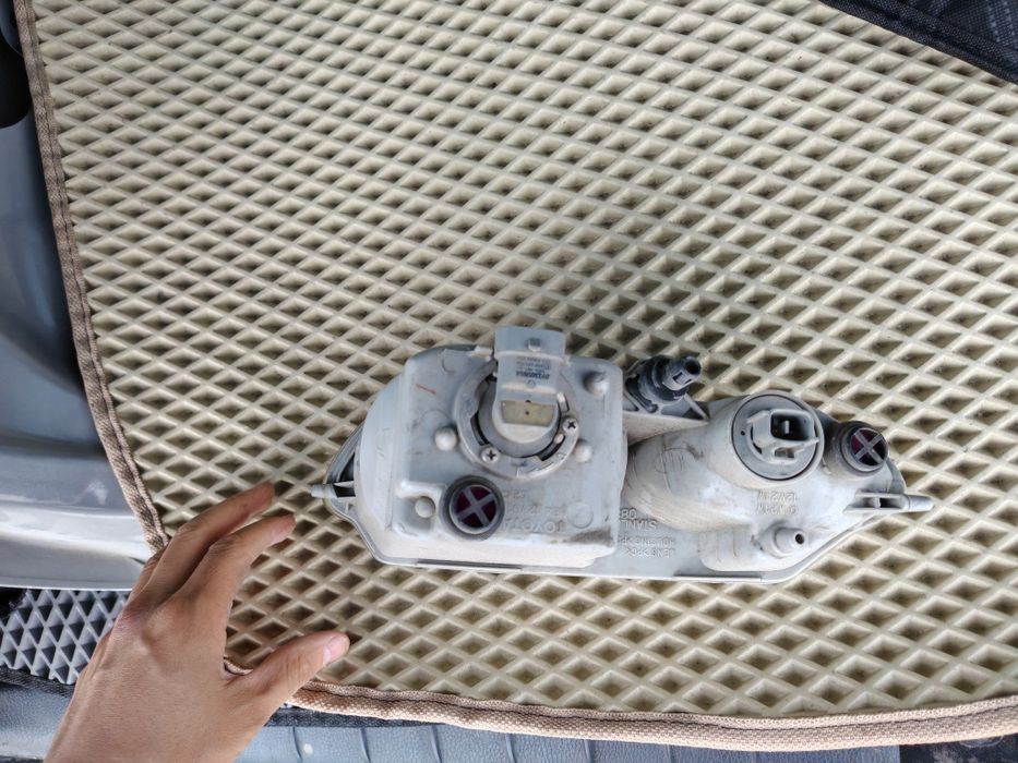 Продаю туманки на лексус лс430