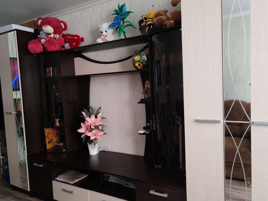 Продам стенку   .