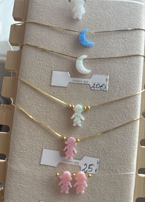 Сребърни колиета с опал