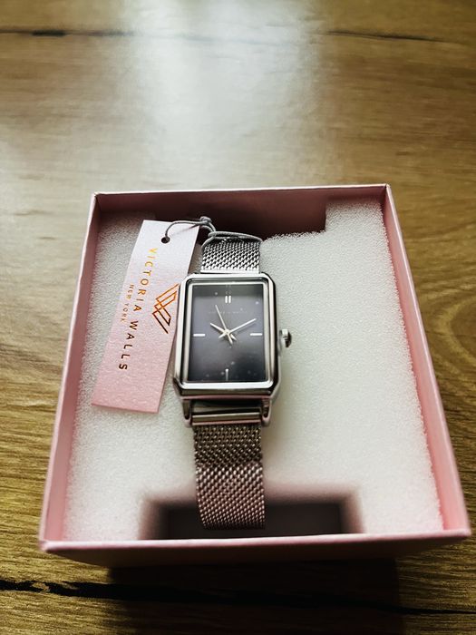 Дамски часовник Victoria Walls