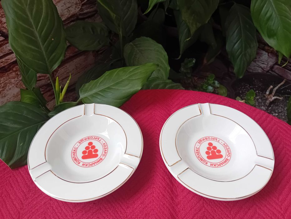 Стари  порцеланови пепелници