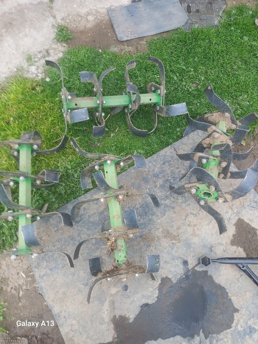 Mini tractoras 4x4